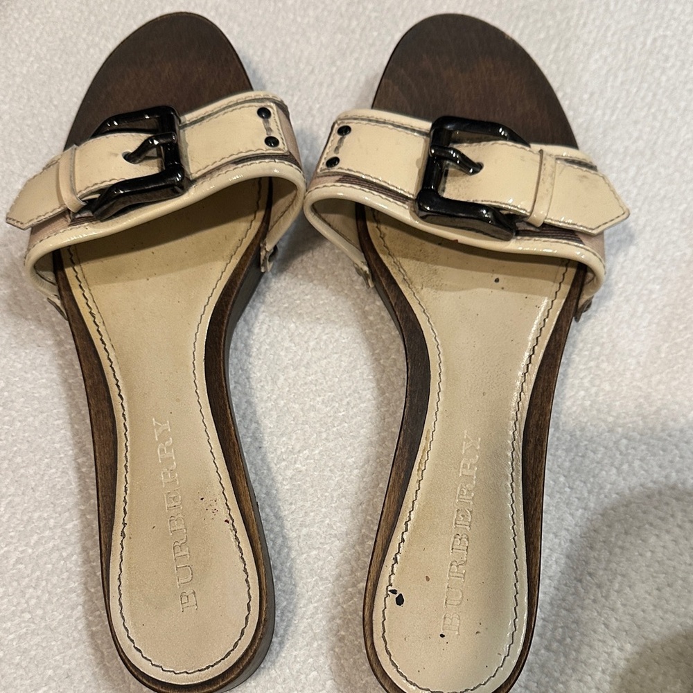 Burberry Cream Leather Slide Sandals with Black Buckles